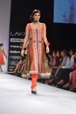 Model walk the ramp for nandita thirani and payal singhal show at Lakme Fashion Week Day 1 on 3rd Aug 2012 (23).JPG